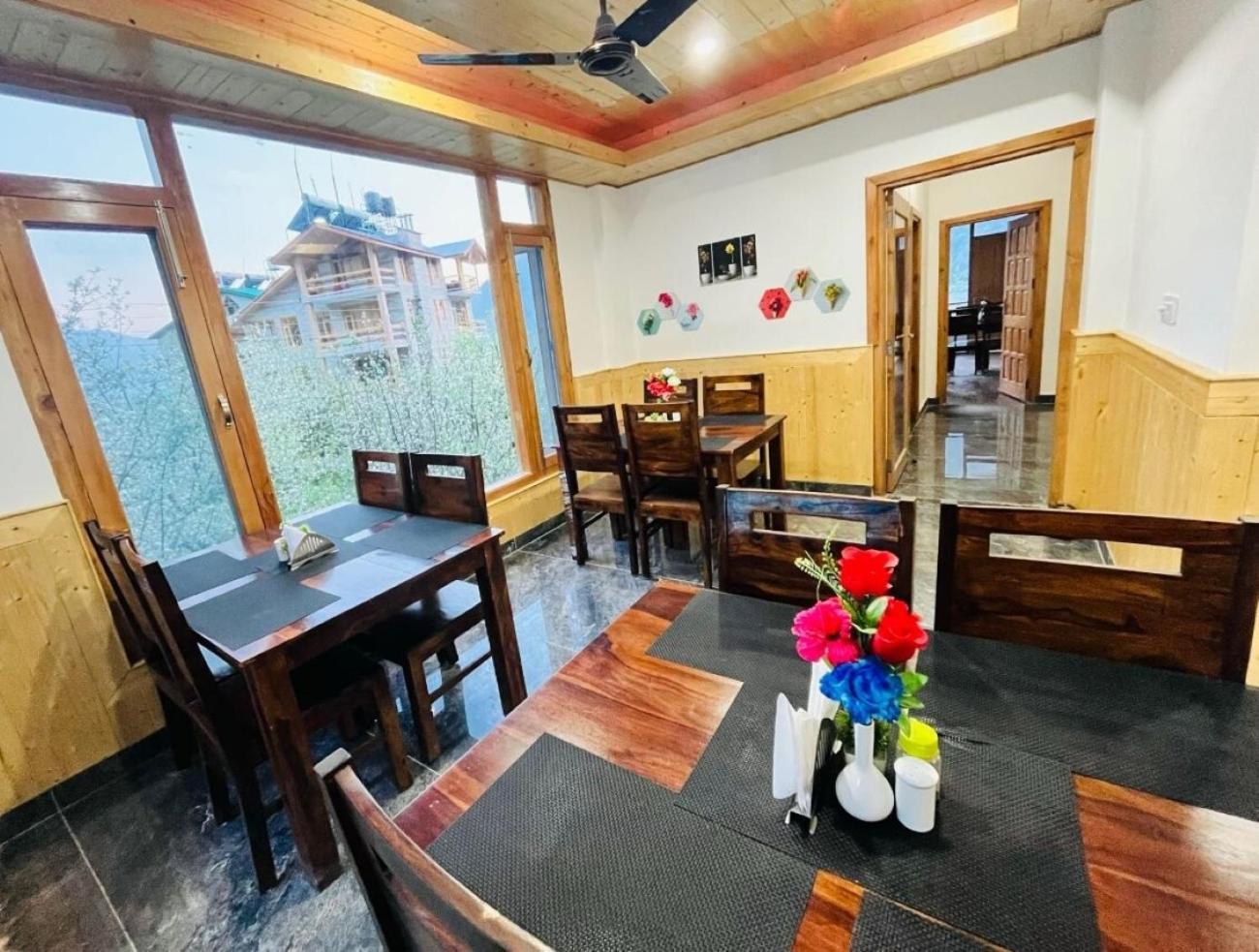 Hotel Sakura Palace 마날리 외부 사진