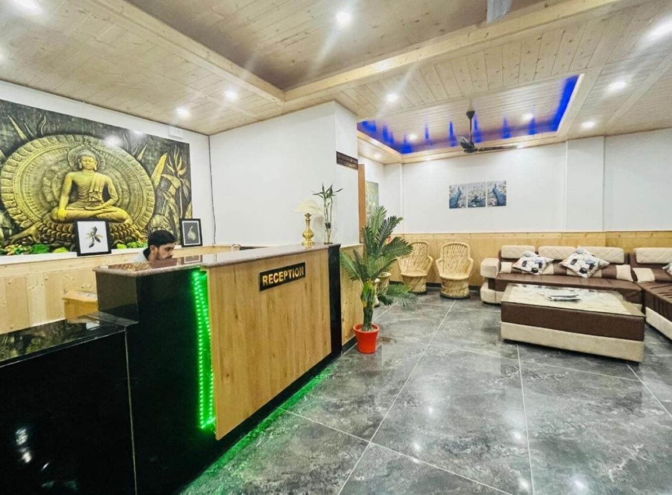 Hotel Sakura Palace 마날리 외부 사진