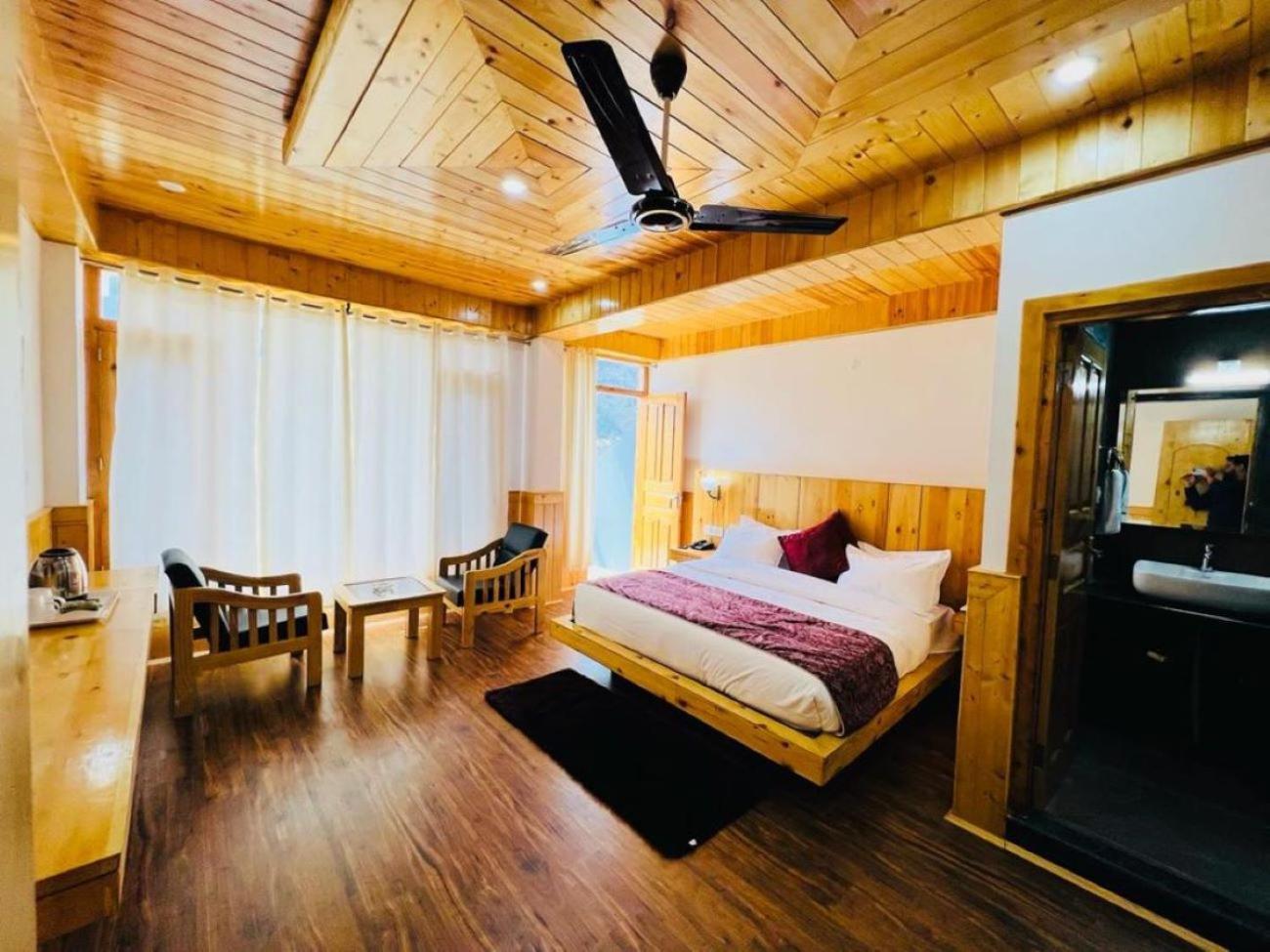 Hotel Sakura Palace 마날리 외부 사진